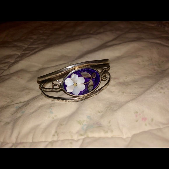 Vintage Flower Design Abalone Bracelet Cuff - Picture 4 of 6